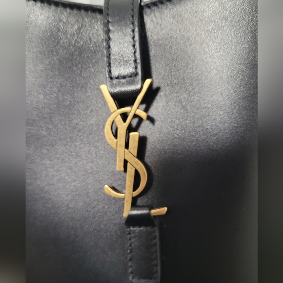 Saint Laurent Mini 5 To 7 Vertical Black Ysl - Picture 8 of 13